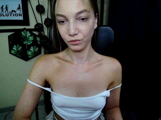 EmillyExtasy webcam