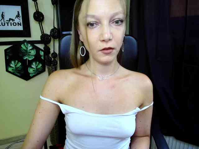 EmillyExtasy webcam