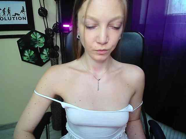 EmillyExtasy webcam