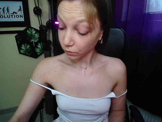 EmillyExtasy webcam