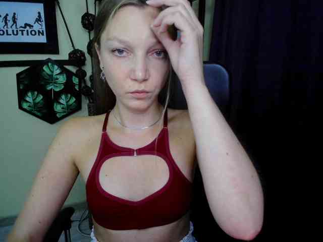 Model: EmillyExtasy