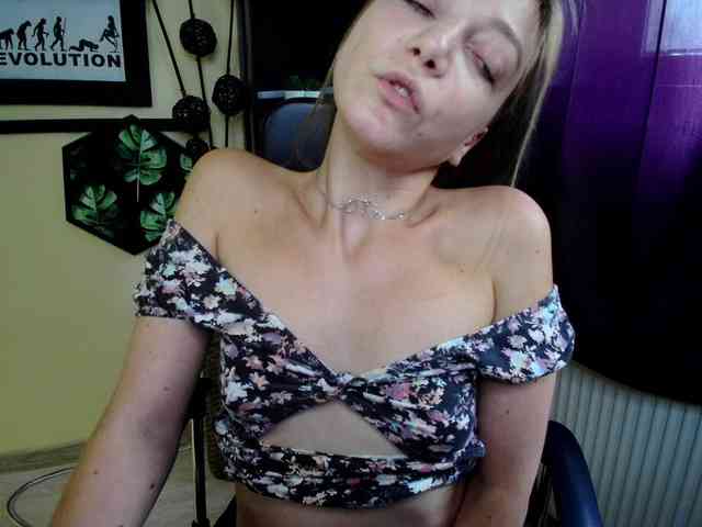 EmillyExtasy webcam