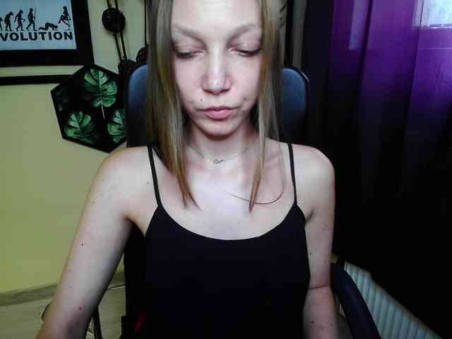 EmillyExtasy webcam