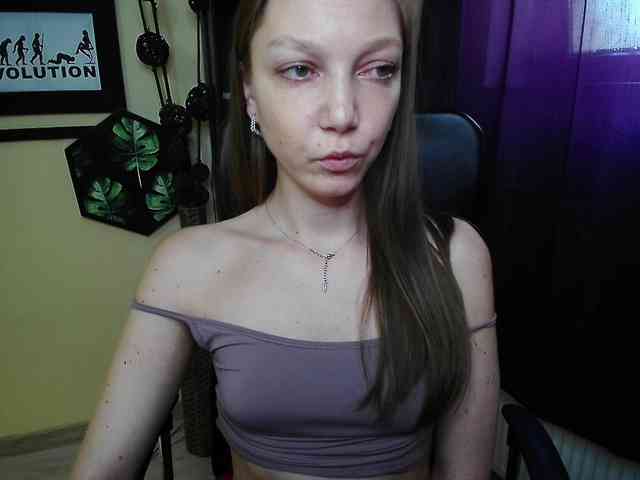 Model: EmillyExtasy