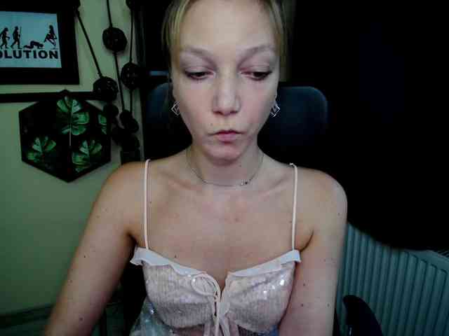 EmillyExtasy webcam
