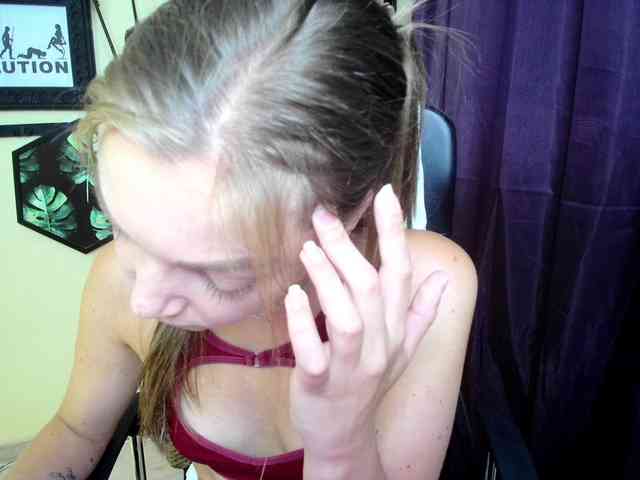 Model: EmillyExtasy