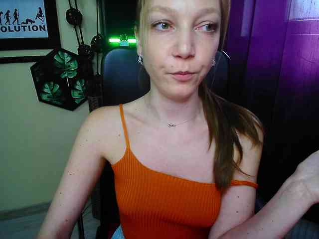 EmillyExtasy webcam