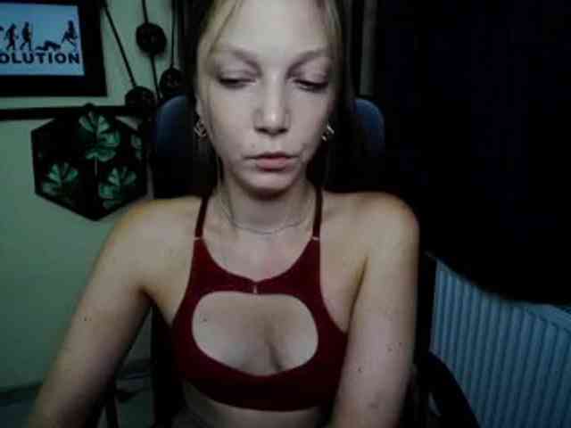 Model: EmillyExtasy