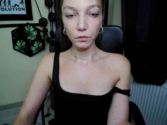 Model: EmillyExtasy