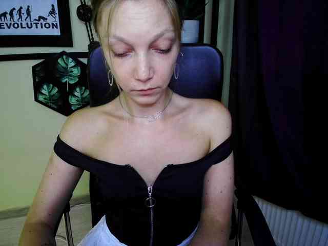 EmillyExtasy webcam