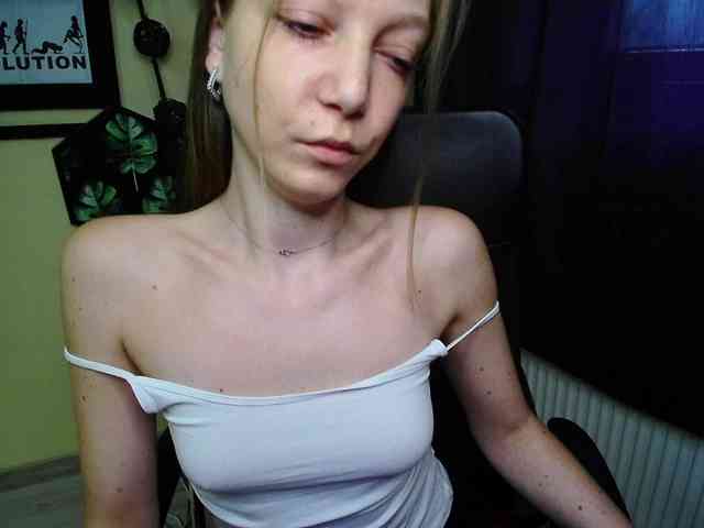 EmillyExtasy webcam