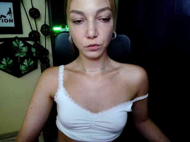 EmillyExtasy webcam
