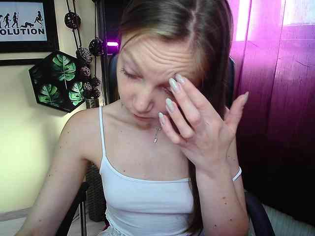 Model: EmillyExtasy