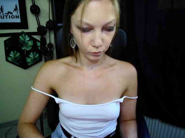 EmillyExtasy webcam