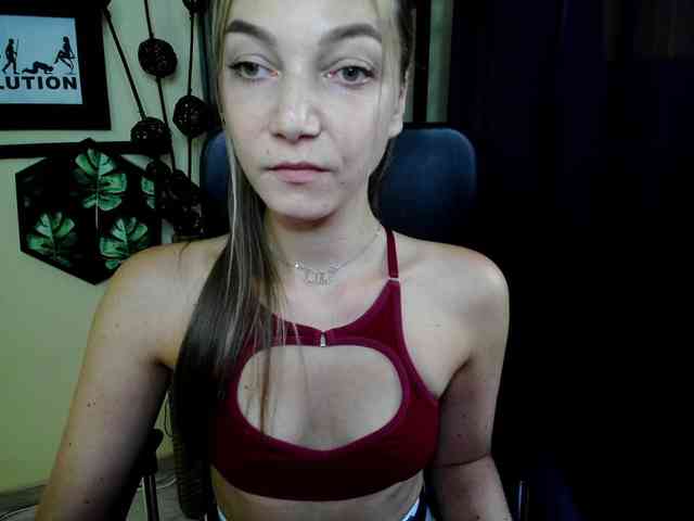 EmillyExtasy webcam