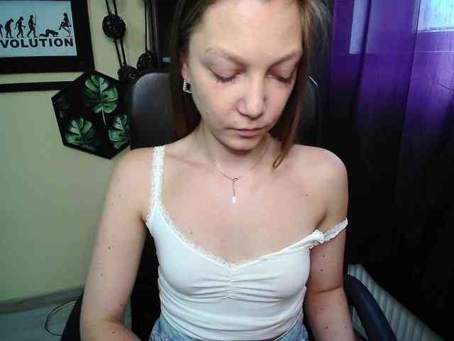 Model: EmillyExtasy