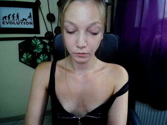 EmillyExtasy webcam