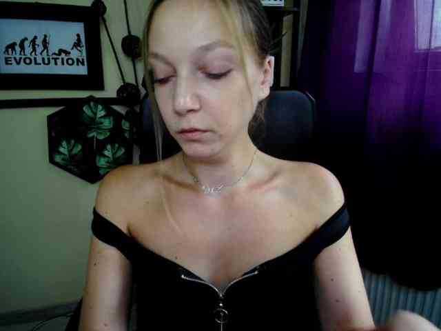 EmillyExtasy webcam