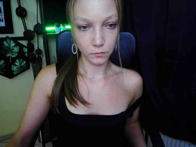 EmillyExtasy webcam