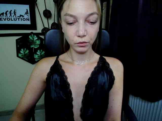 EmillyExtasy webcam