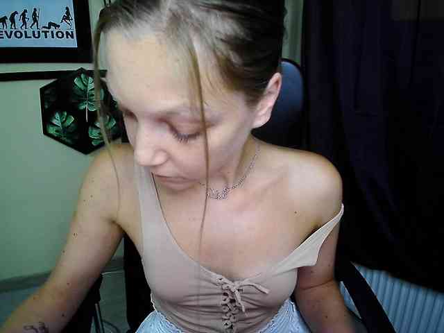 EmillyExtasy webcam