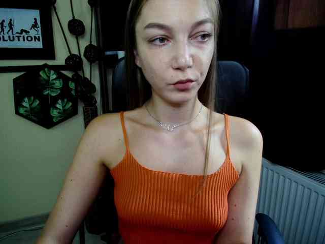 Model: EmillyExtasy