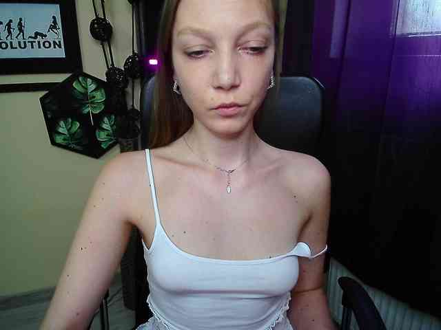 Model: EmillyExtasy