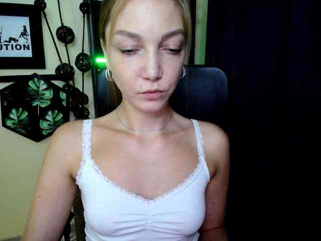 EmillyExtasy webcam