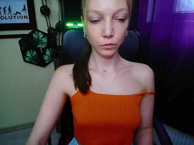 EmillyExtasy webcam