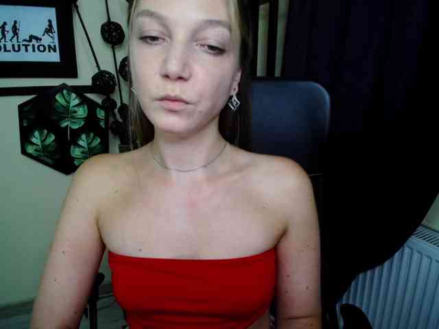 Model: EmillyExtasy