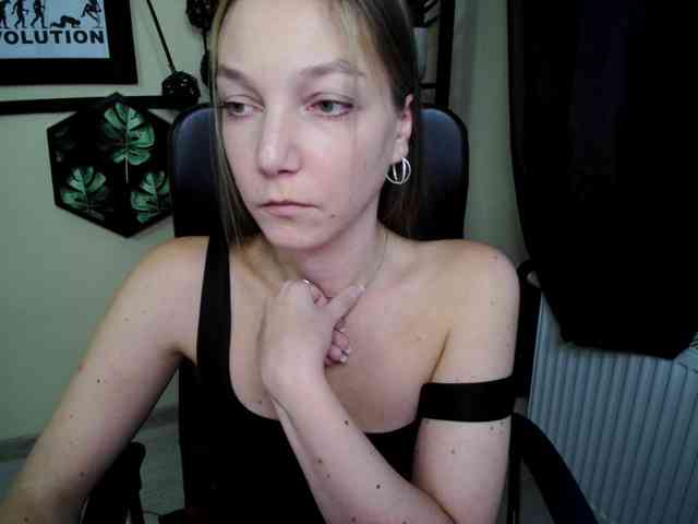 Model: EmillyExtasy