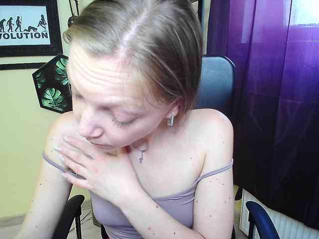 EmillyExtasy webcam