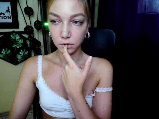 EmillyExtasy webcam