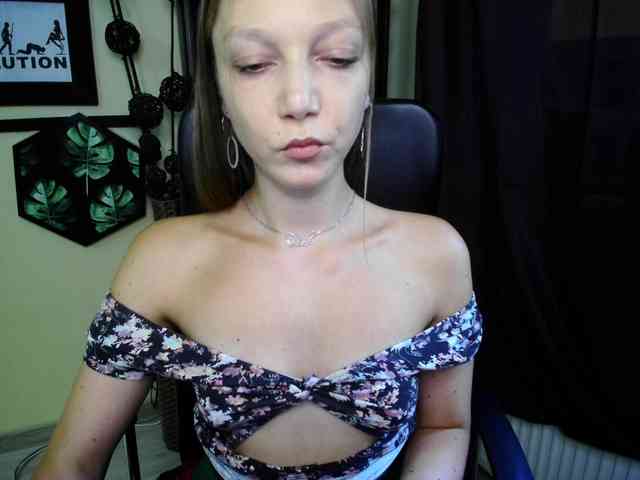 EmillyExtasy webcam