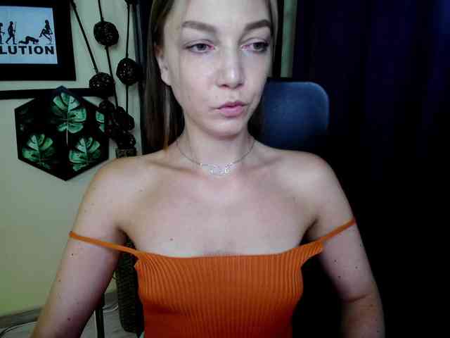 Model: EmillyExtasy