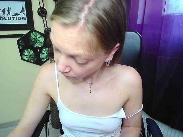 EmillyExtasy webcam