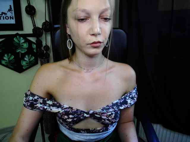 Model: EmillyExtasy