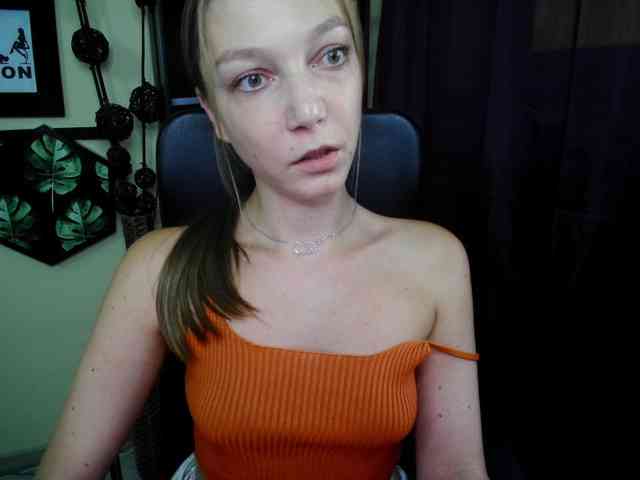 Model: EmillyExtasy