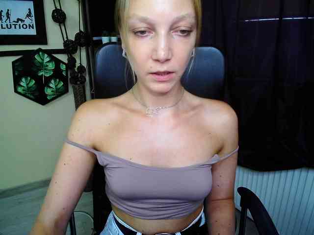 EmillyExtasy webcam