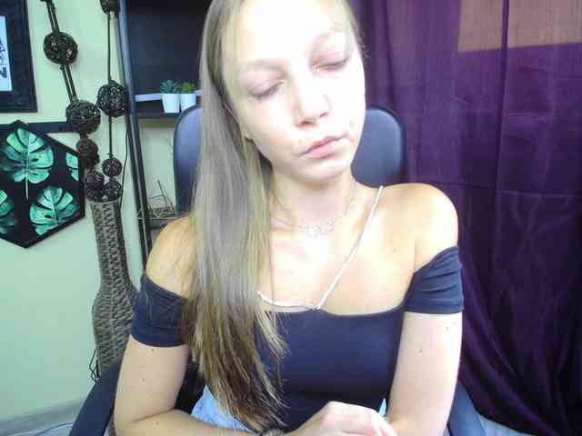 EmillyExtasy webcam