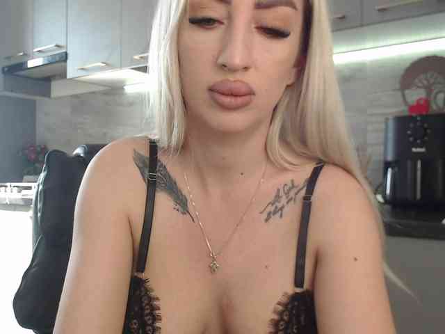 Mistresszora01 webcam