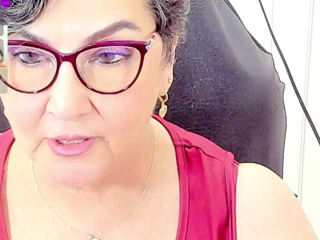 cataleya-mom live cam on BongaCams
