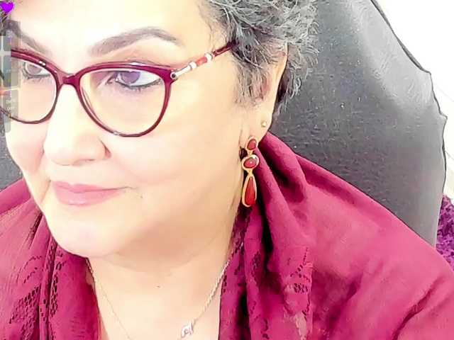 cataleya-mom live cam on BongaCams