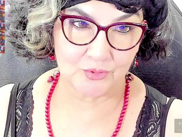 cataleya-mom live cam on BongaCams