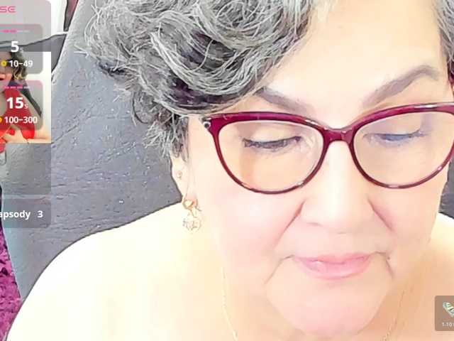 cataleya-mom live cam on BongaCams