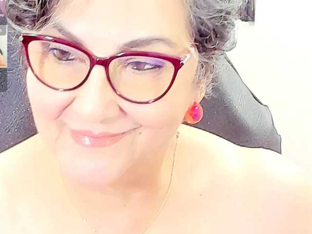 cataleya-mom, en directo ahora en BongaCams