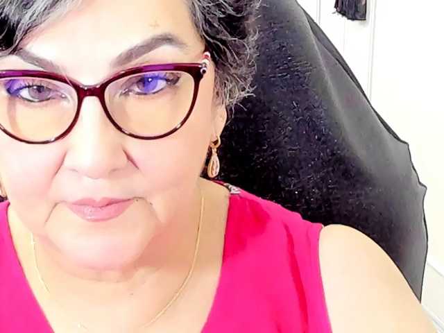 cataleya-mom live cam on BongaCams