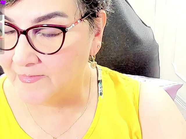 cataleya-mom live webcam show