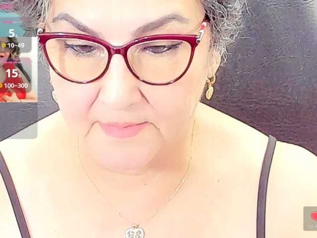 cataleya-mom live cam on BongaCams