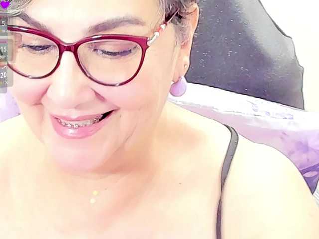 cataleya-mom live cam on BongaCams